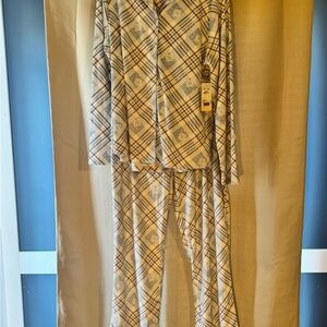 Elegant Plaid Women's Pajama Set - white and Blue NWT